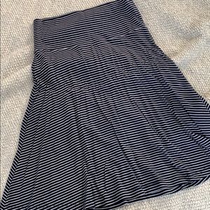 Gap skirt